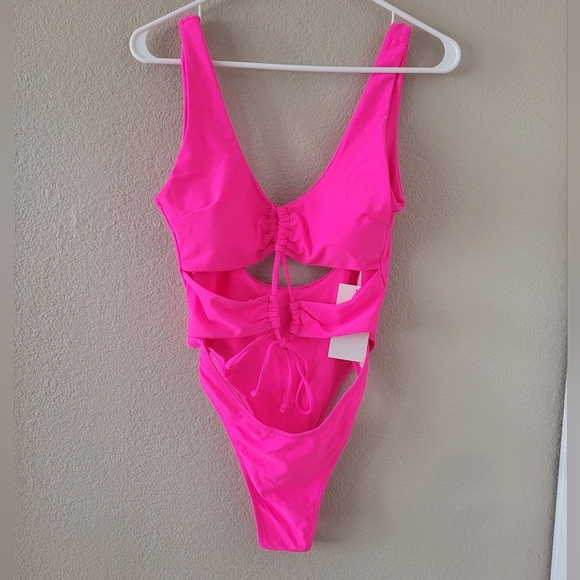 💓NWT Thong One Piece Swimsuit - Picture 2 of 7